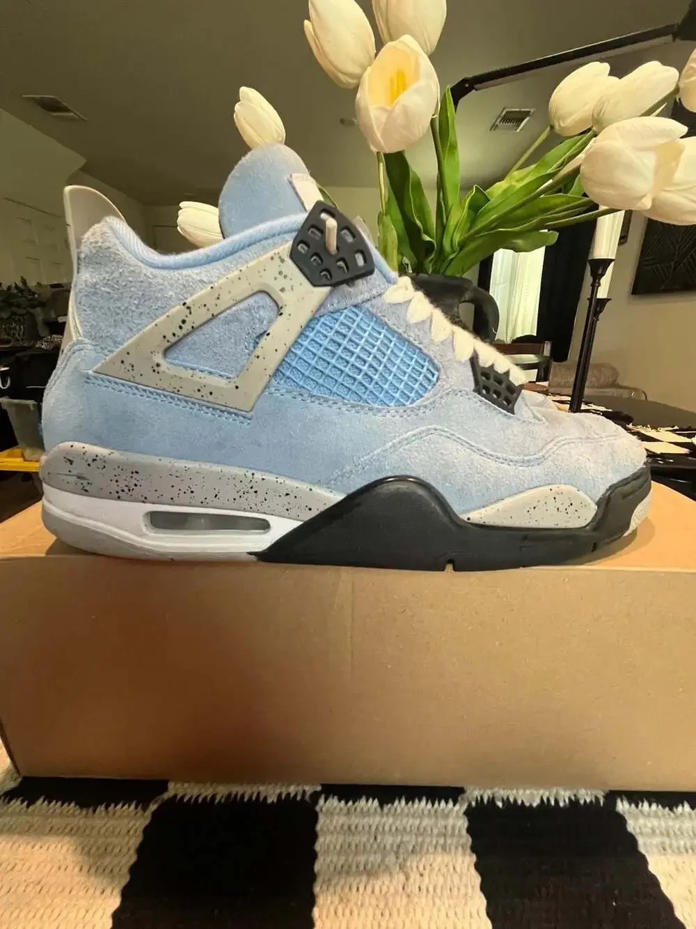 Air Jordan 4 Retro 'University Blue' Basketball Sneakers CT8527-400
